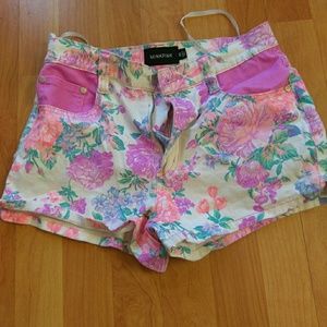 MinkPink Floral Shorts Size M
